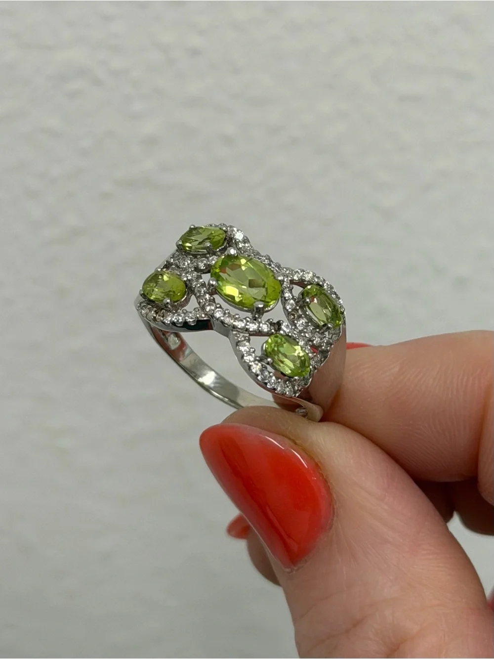 Beautiful Natural oval cut Burma Peridot 1.90CT 925 Sterling Silver Ring Size 9